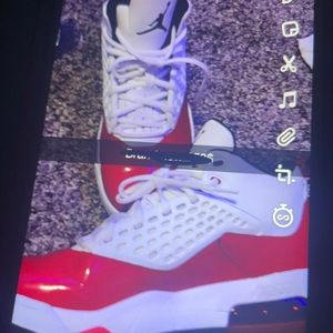 Jordans size 11 color white red
